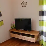 Zirbenholzwohnung Lochau Lägenhet *