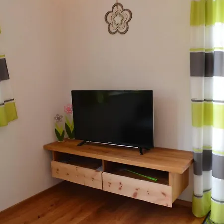Zirbenholzwohnung Lochau Διαμέρισμα *