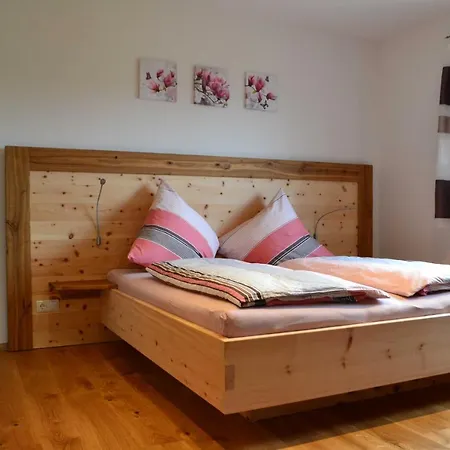 Zirbenholzwohnung Lochau *