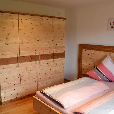 Zirbenholzwohnung Lochau *