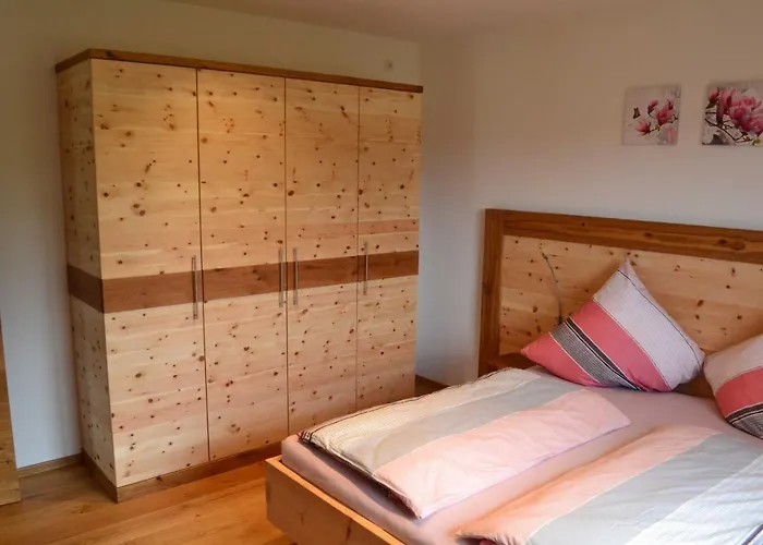 Zirbenholzwohnung Lochau *